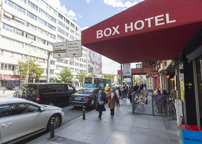 Box Hotel